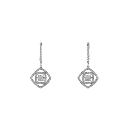 Cassie Dangles