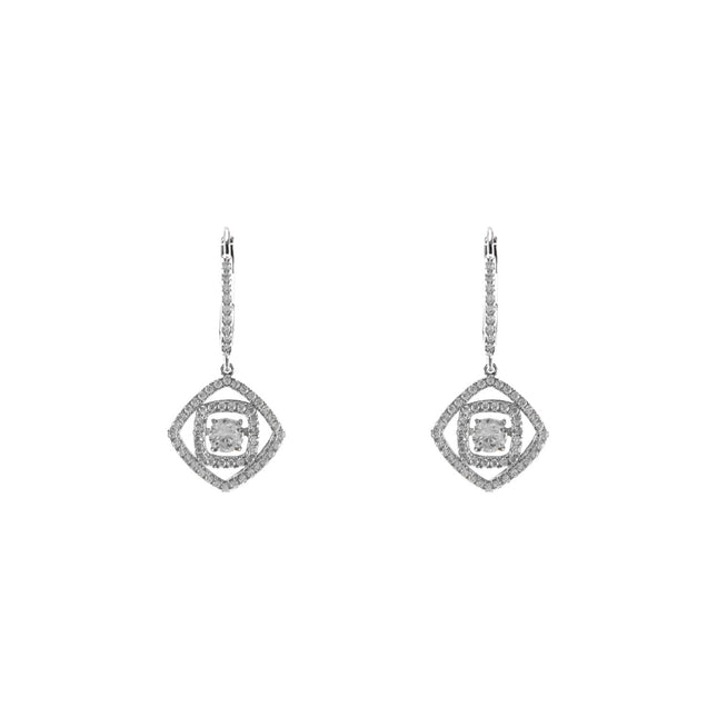 Cassie Dangles